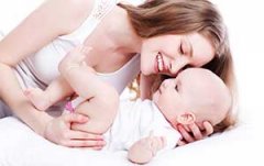 母乳分析仪提醒：母乳喂养好处多 抵制误区坚定哺乳