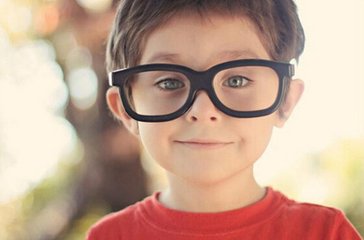 定期做生长测试保护儿童视力